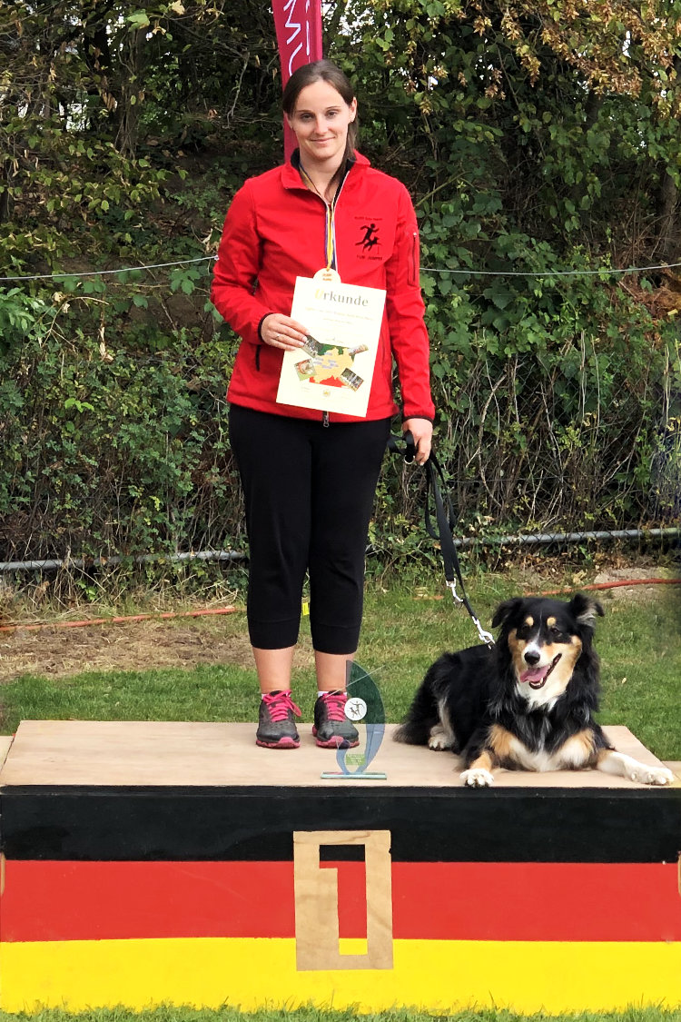 Sabrina & Blue auf dem 1. Platz beim IRJGV Agility Cup, Region Nord-West